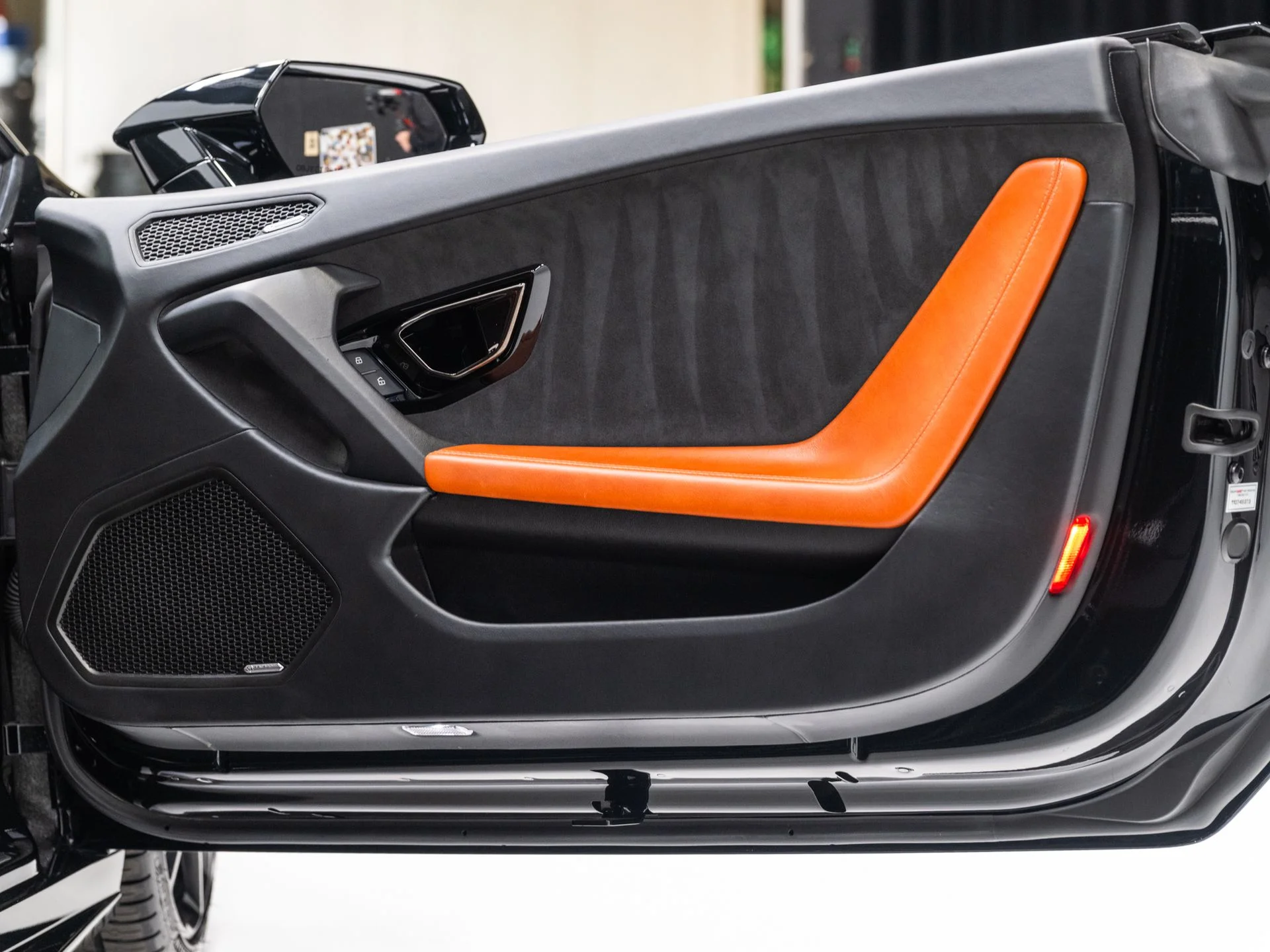 Used 2018 Nero Noctis Lamborghini LP610-4 image 32