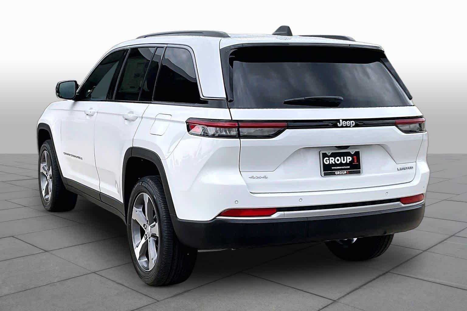New 2026 Bright White Clear-Coat Exterior Paint Jeep Limited image 12