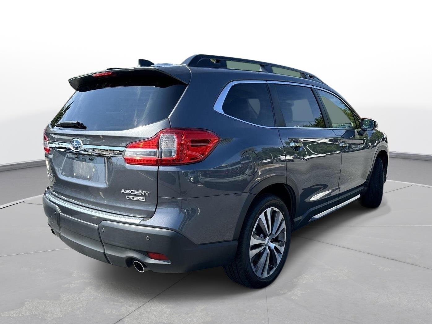 Used 2022 Magnetite Gray Metallic Subaru Touring image 6