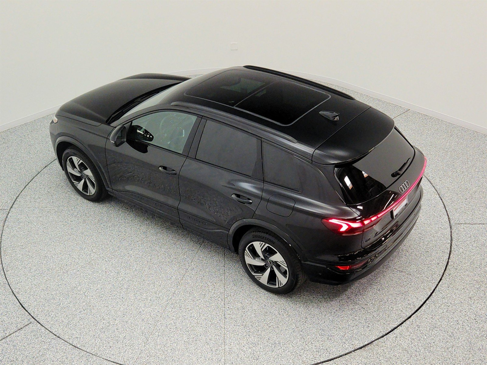 Used 2025 Mythos Black Metallic Audi Premium Plus quattro image 40