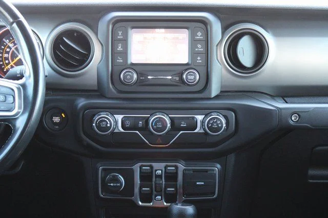Used 2020 Silver Jeep Sport image 21