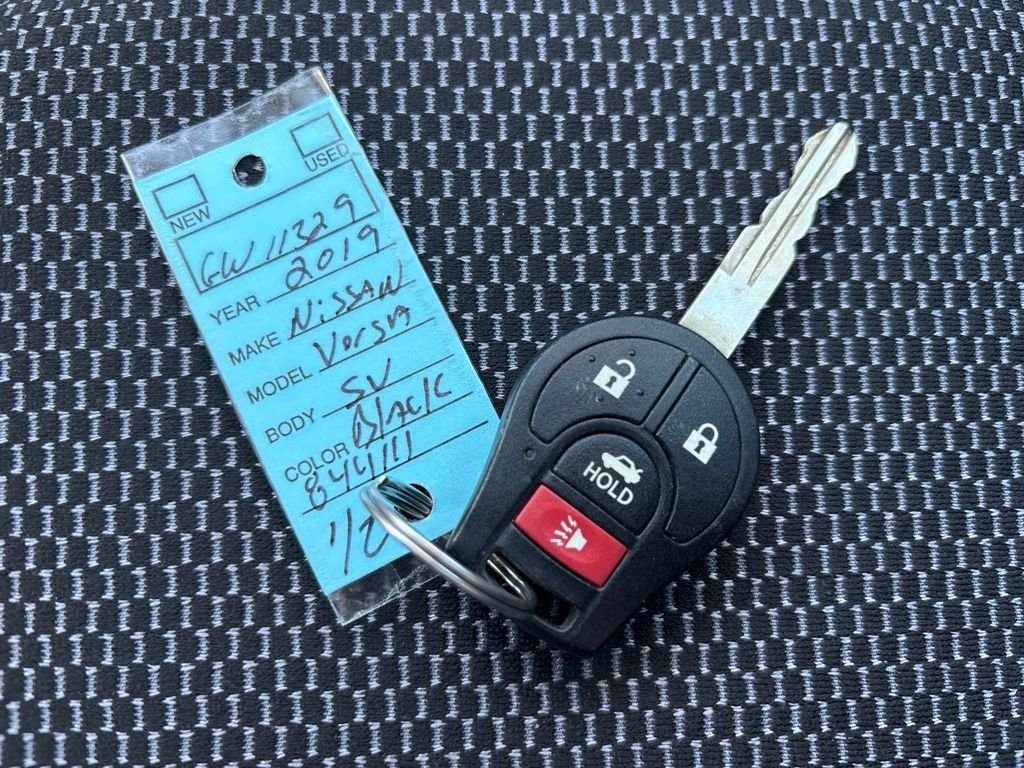 Used 2019 Black Nissan 1.6 SV image 28