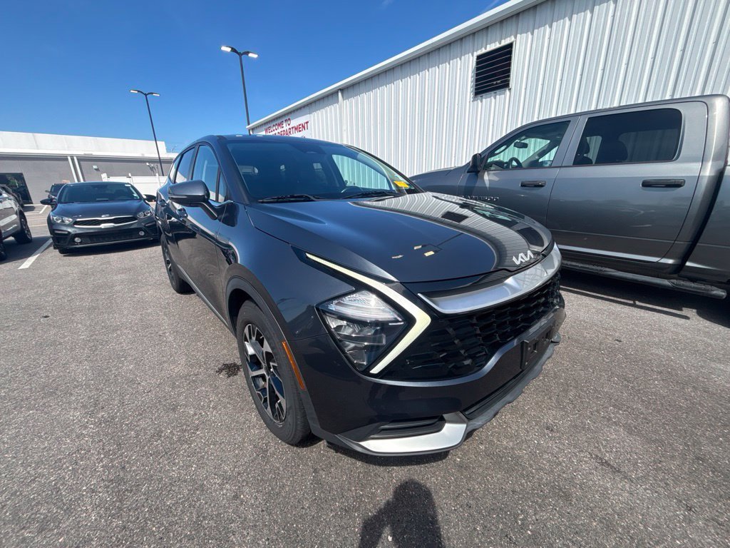 Used 2023 Gry Kia EX image 9