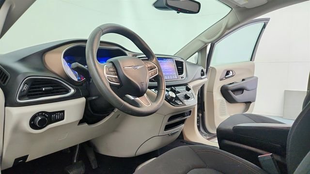 Used 2017 Silver Chrysler Touring image 16