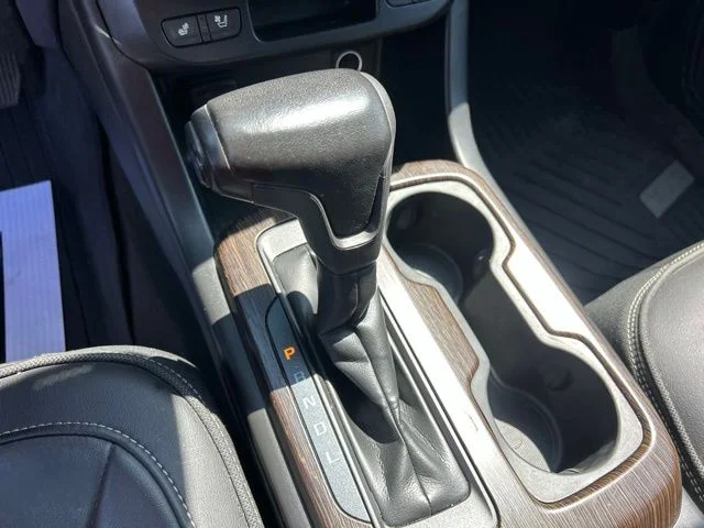 Used 2019 White GMC Denali image 26