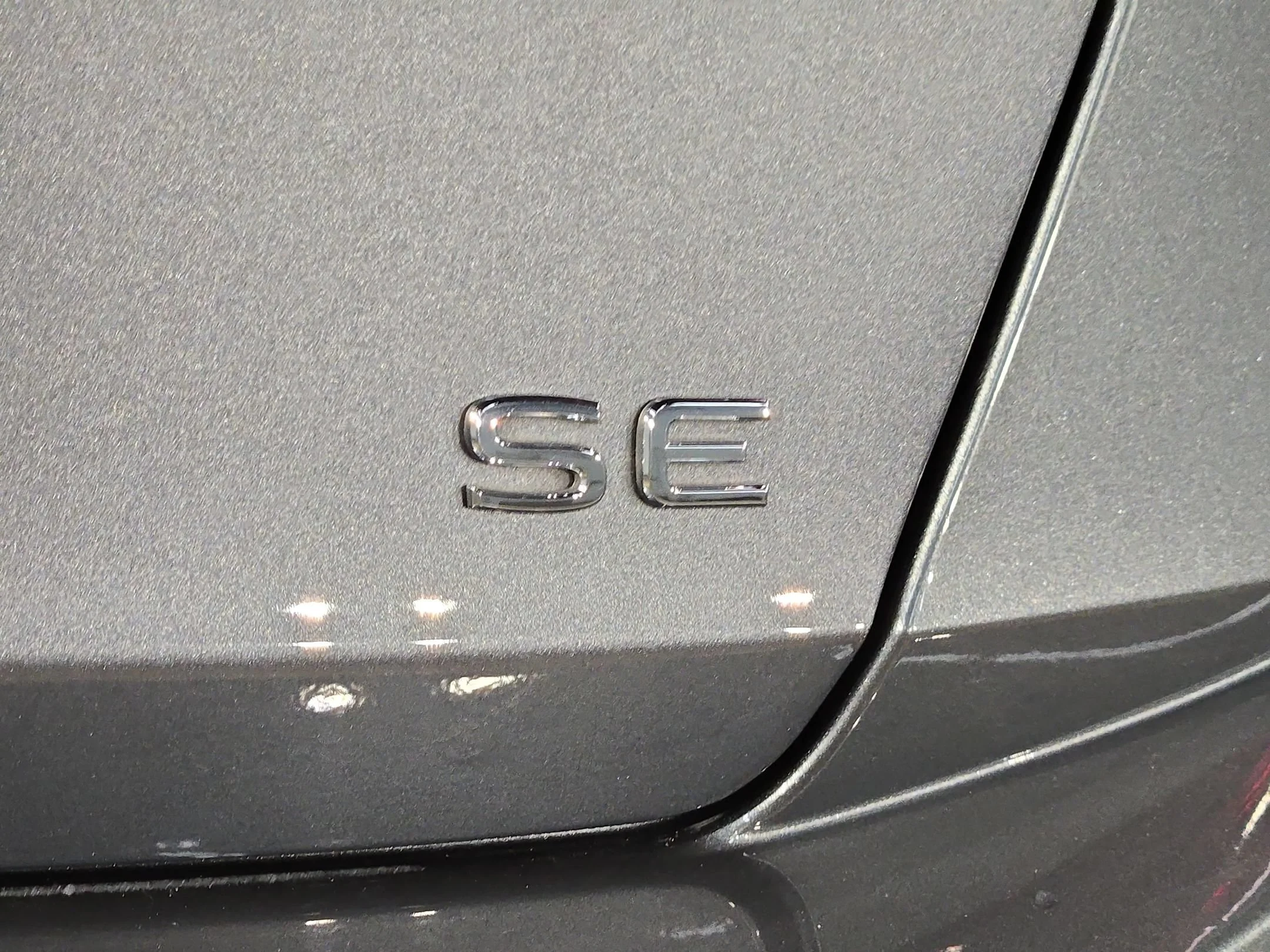 Used 2024 Platinum Gray Metallic Volkswagen SE image 36
