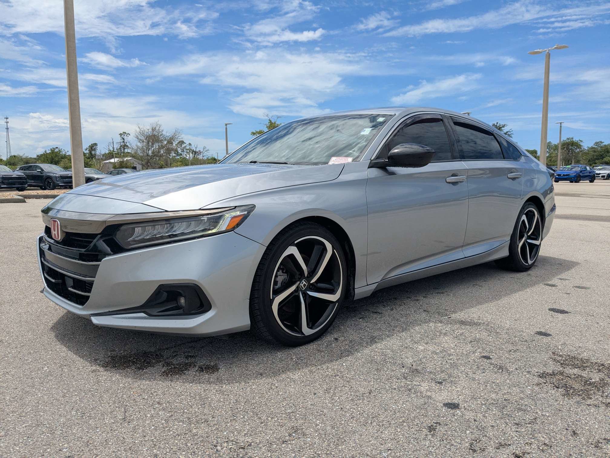 Used 2022 Lunar Silver Metallic Honda Sport image 8