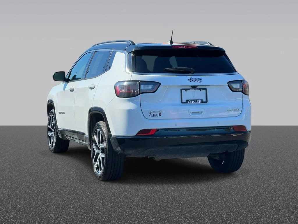 Used 2025 White Jeep Limited image 3