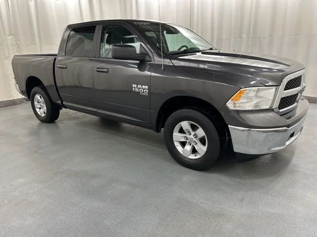 2021 RAM 1500 Classic SLT 4x4 Crew Cab 5'7's photo