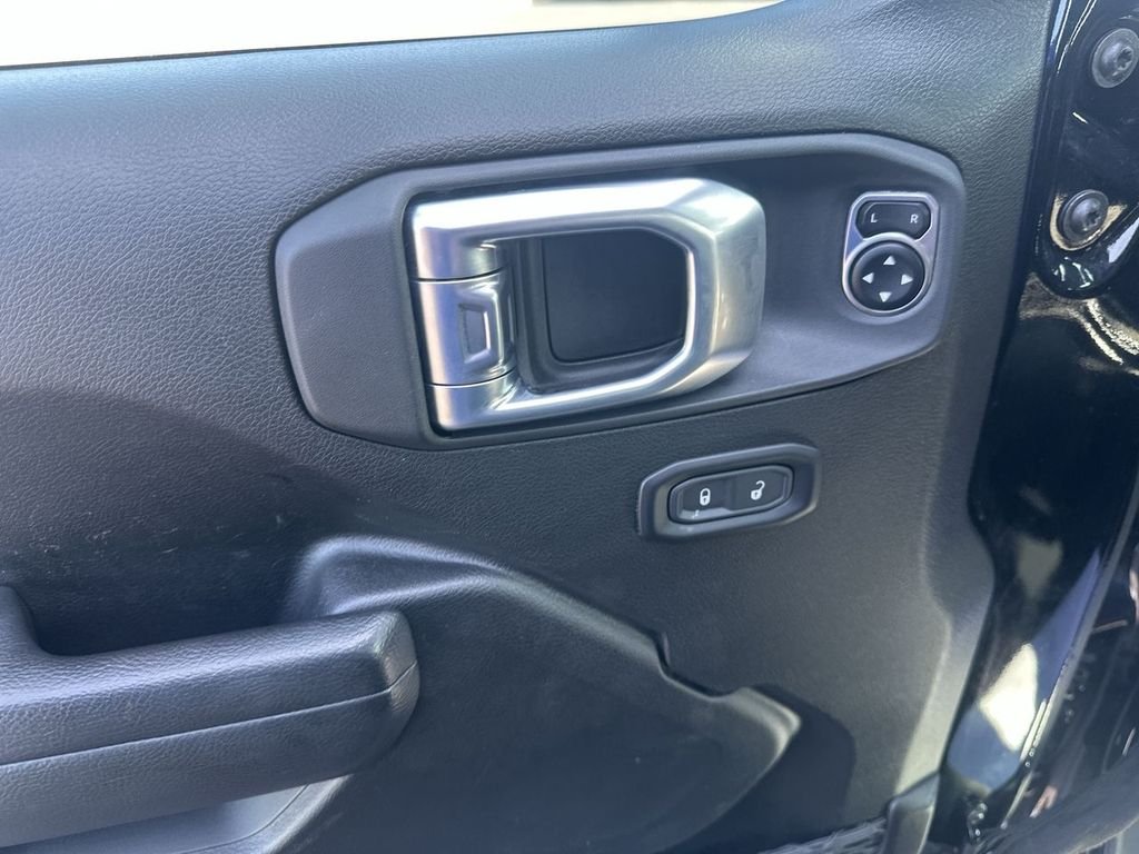 Used 2026 Black Jeep Rubicon image 19