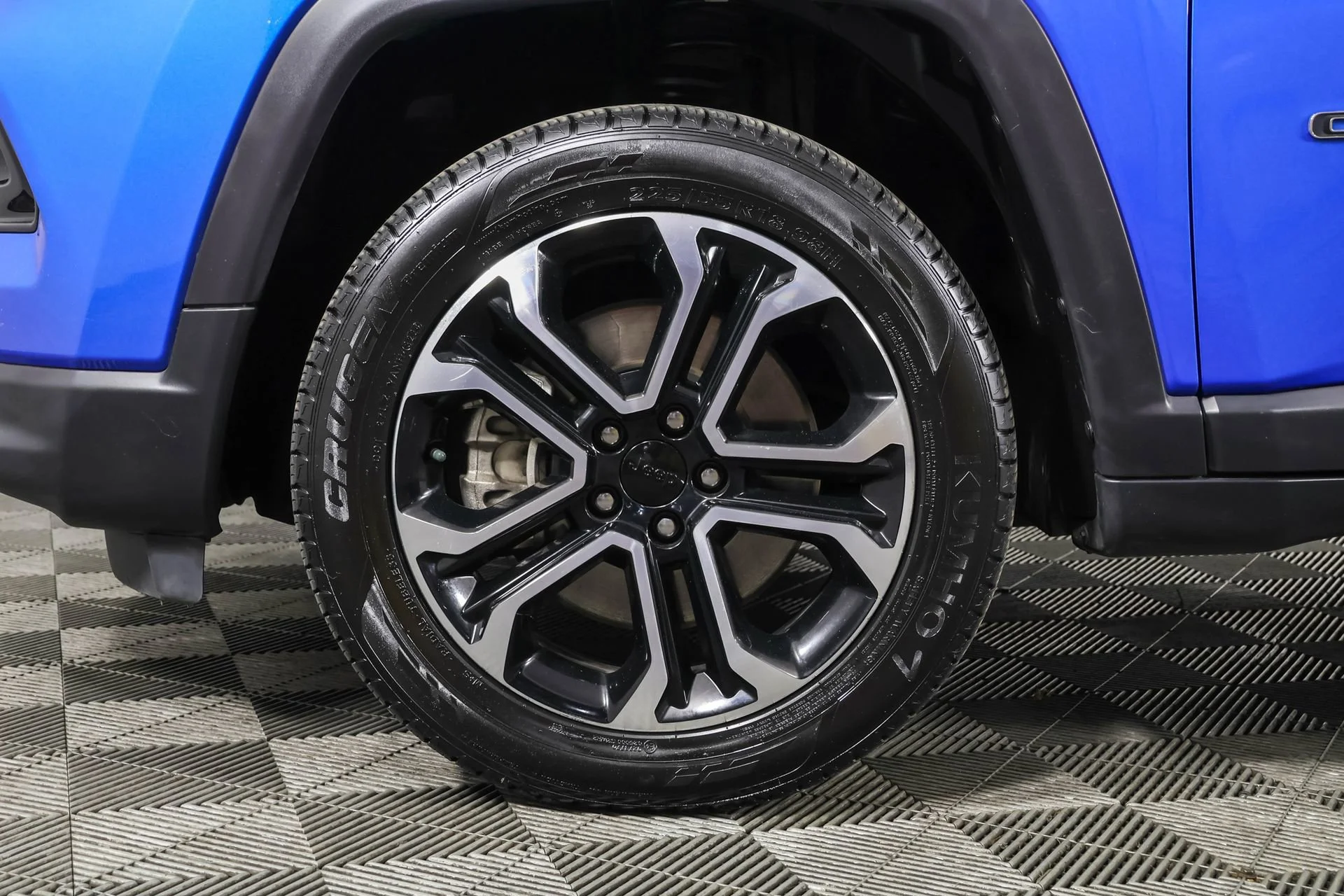Used 2023 Blue Jeep Limited image 21