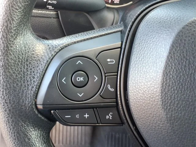 2024 Toyota RAV4 XLE - Photo 20