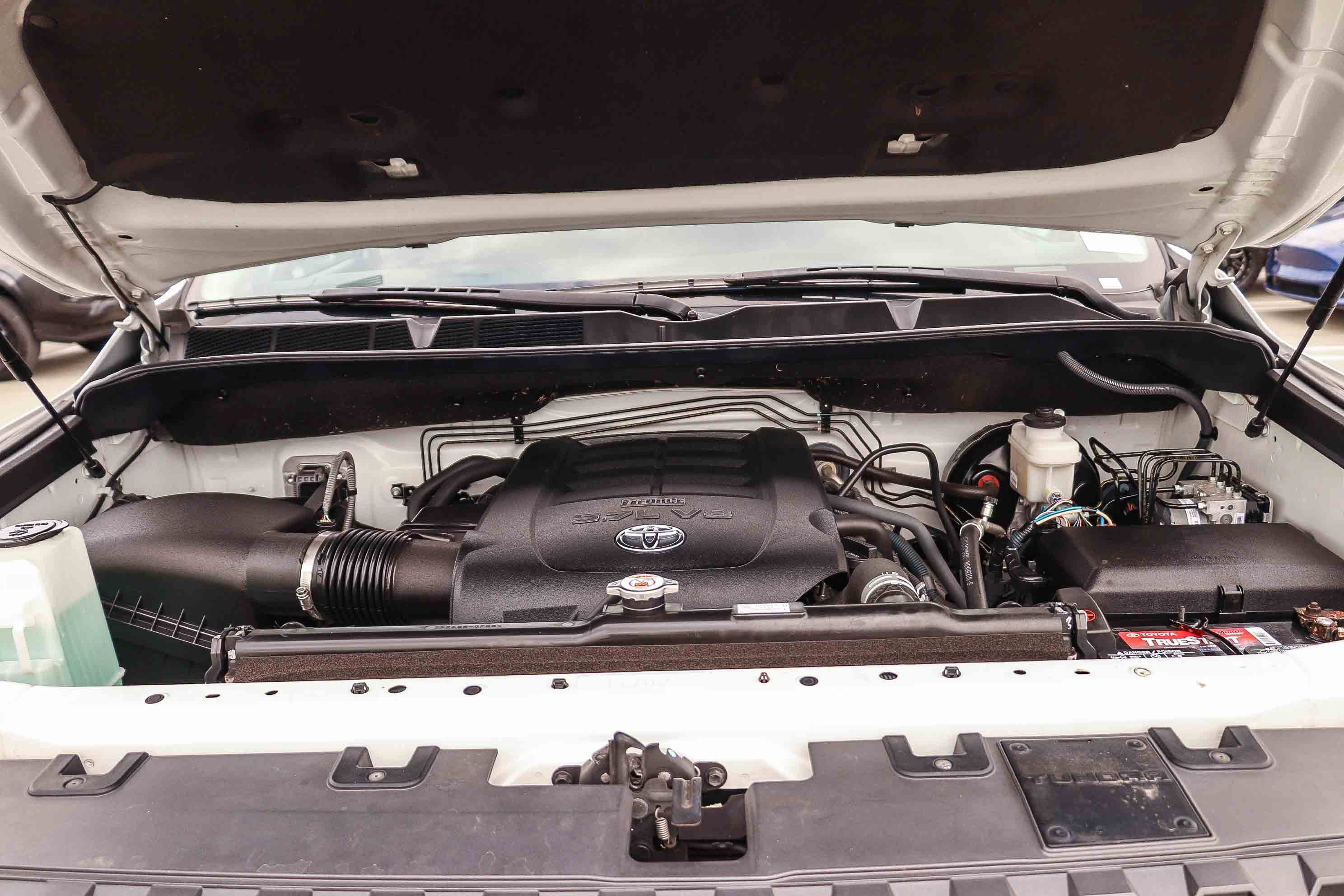 Certified Used 2020 Super White Toyota SR5 image 26