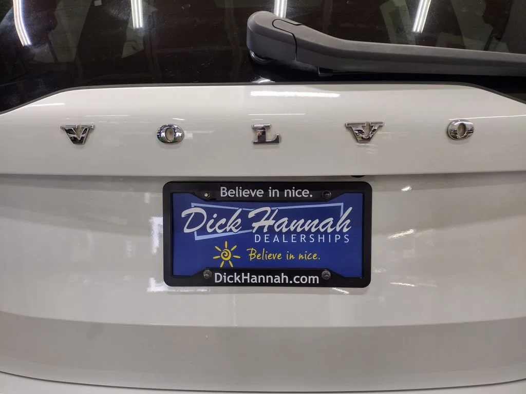 Used 2019 White Volvo T6 R-Design image 16