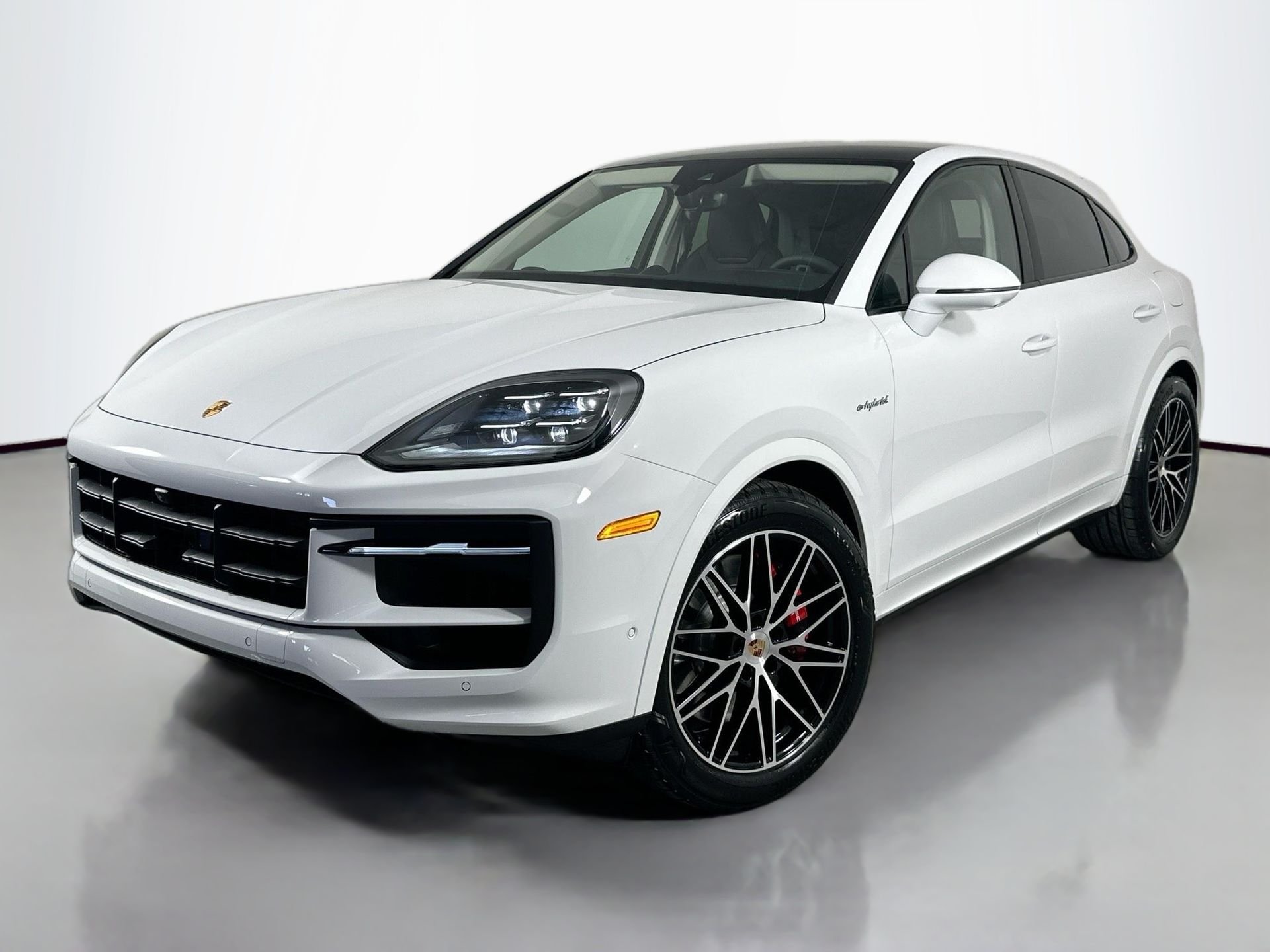 2025 Porsche Cayenne S E-Hybrid's photo