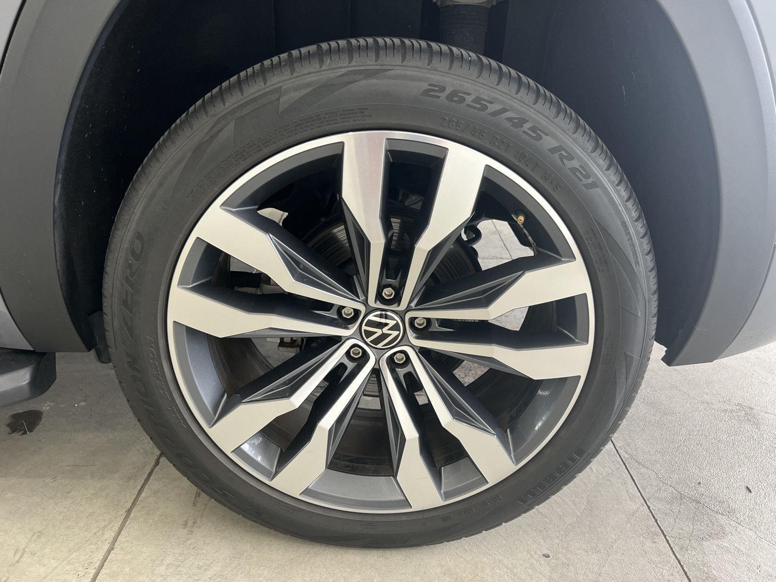 2023 Volkswagen Atlas Cross Sport SEL Premium R-Line - Photo 10