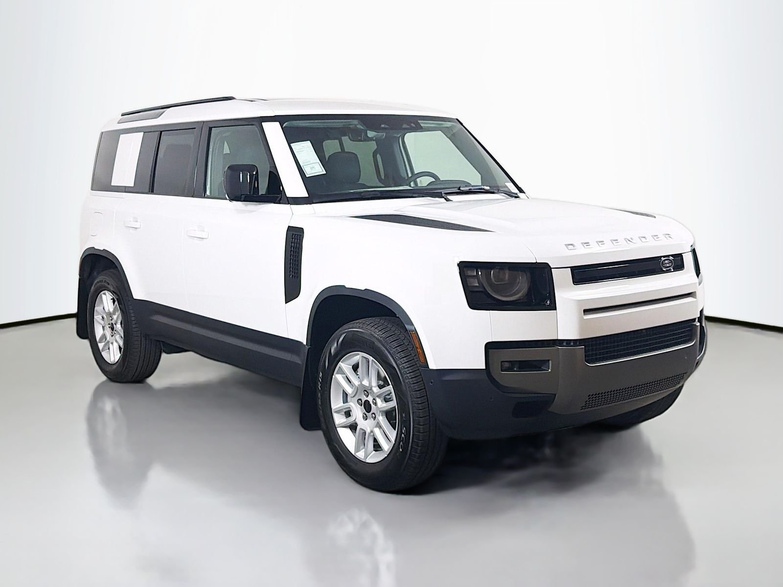 New 2026 Fuji White Land Rover S image 7