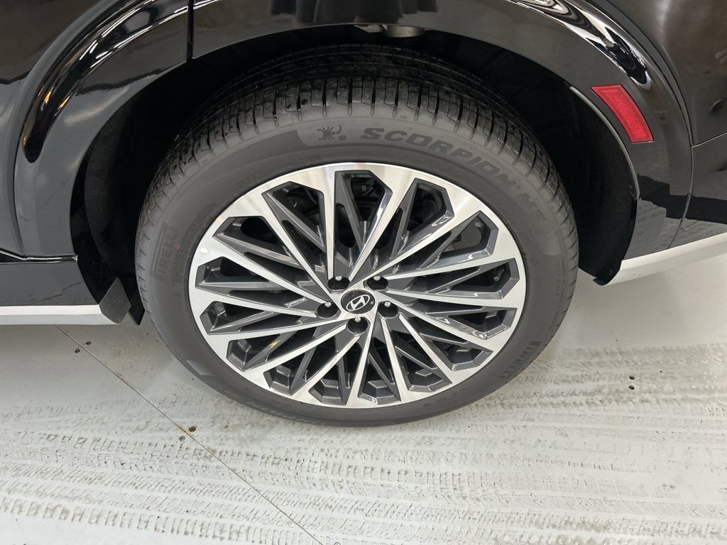 Used 2026 Abyss Black Hyundai Calligraphy image 10