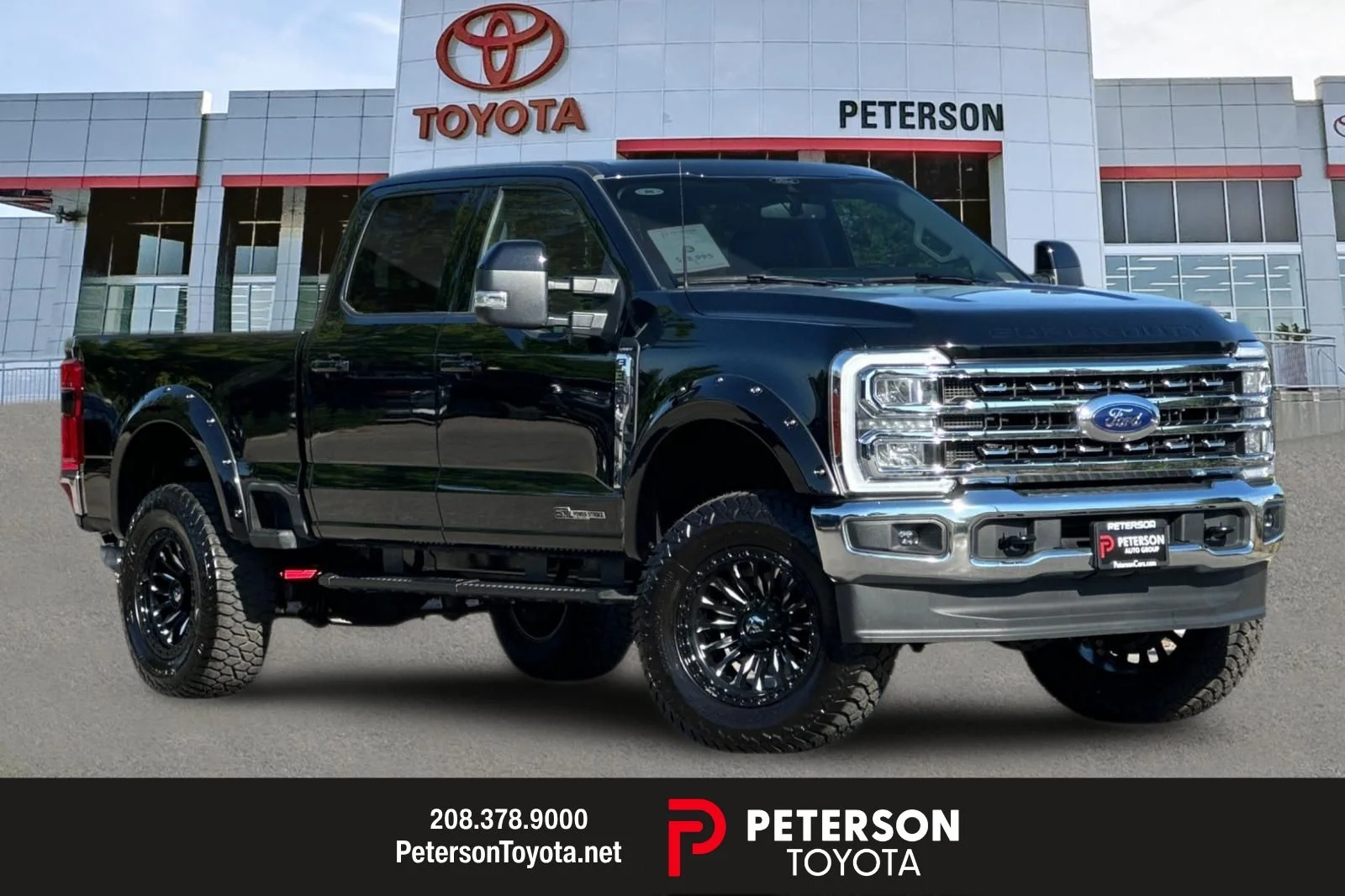 Used 2025  Ford Lariat image 1