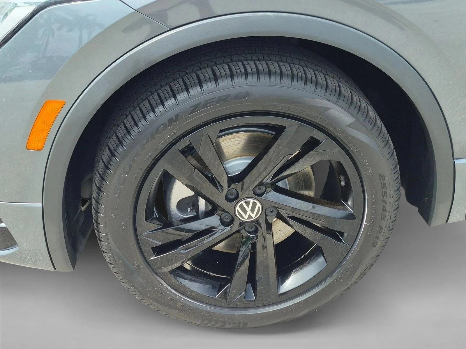 Used 2023 Platinum Gray Metallic Volkswagen SE R-Line Black image 25