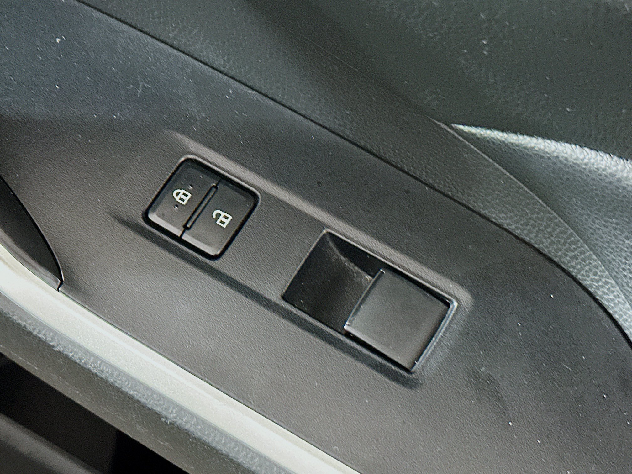 Used 2020 Silver Sky Metallic Toyota XLE image 29