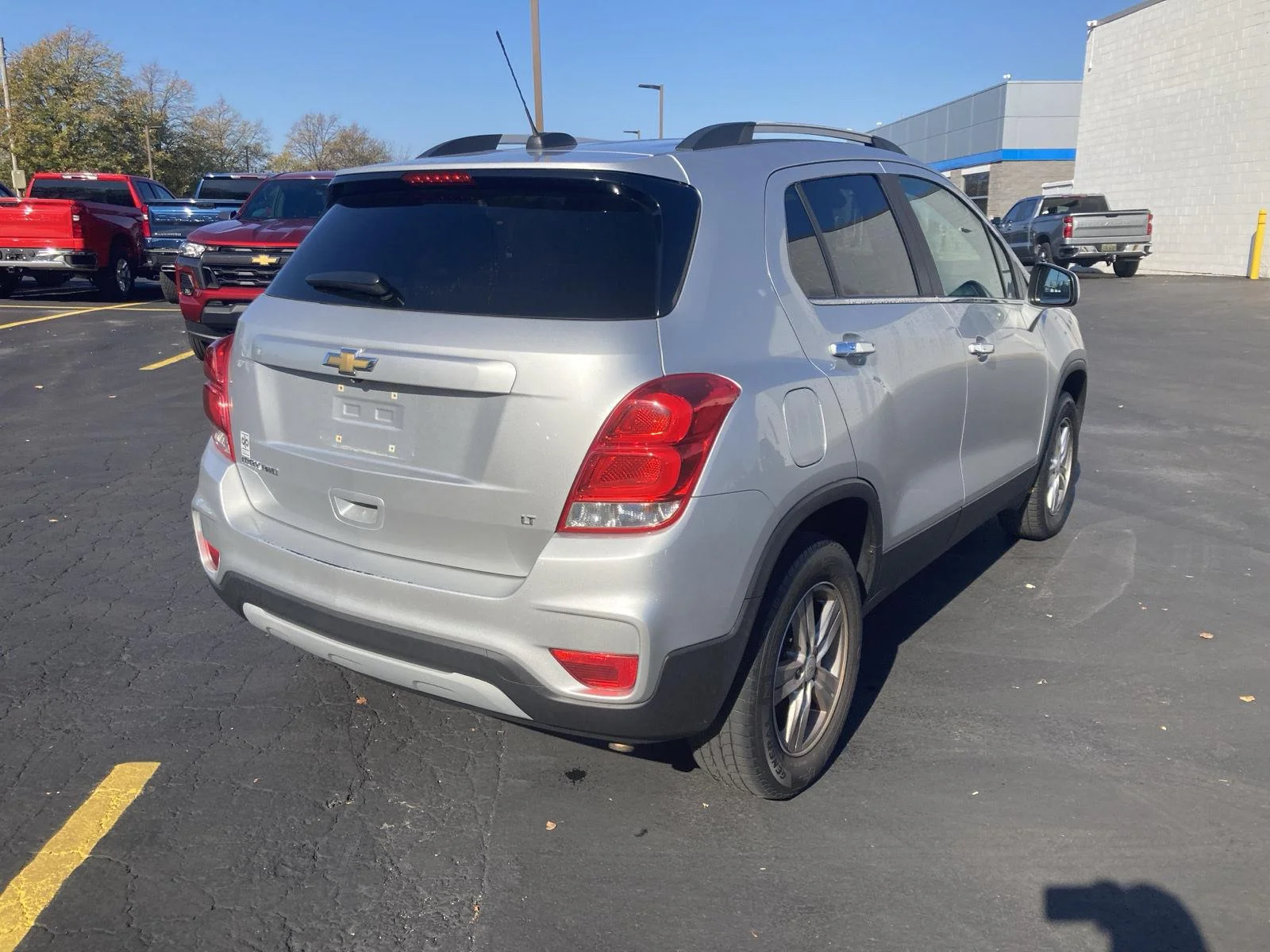 Used 2018 Silver Ice Metallic Chevrolet LT image 7