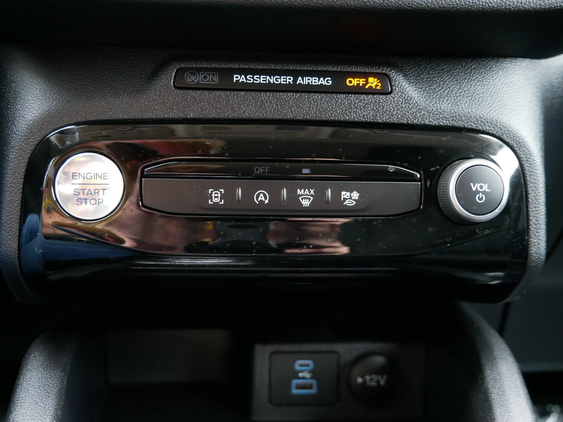 Used 2023 Carbonized Gray Metallic Ford Active image 27