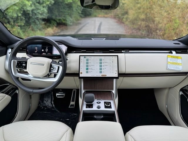 New 2027 Santorini Black Land Rover SE image 21