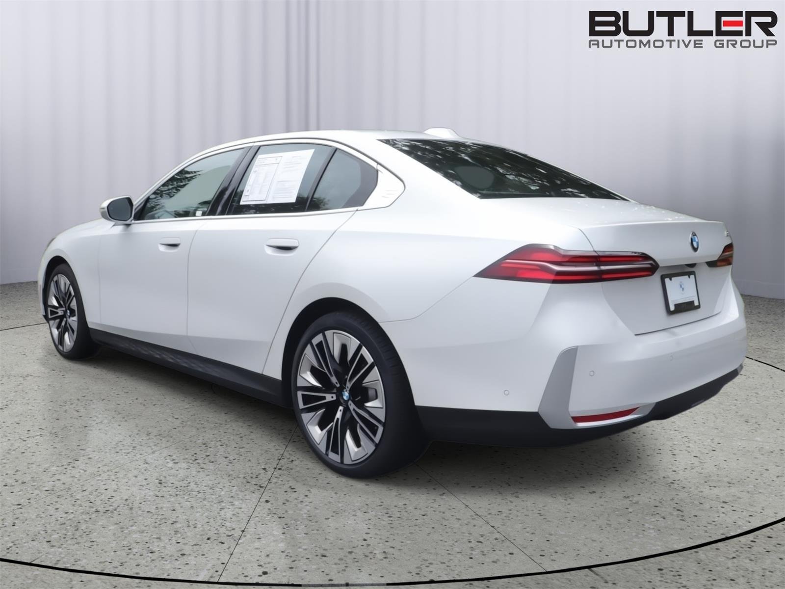 Used 2026 Alpine White BMW 530i image 6
