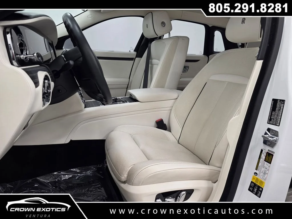 Used 2021  Rolls-Royce Base image 32