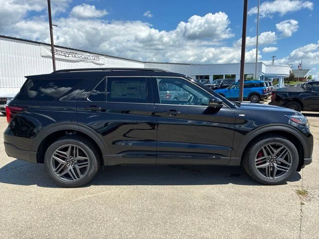 New 2026 Agate Black Metallic Ford ST-Line image 10