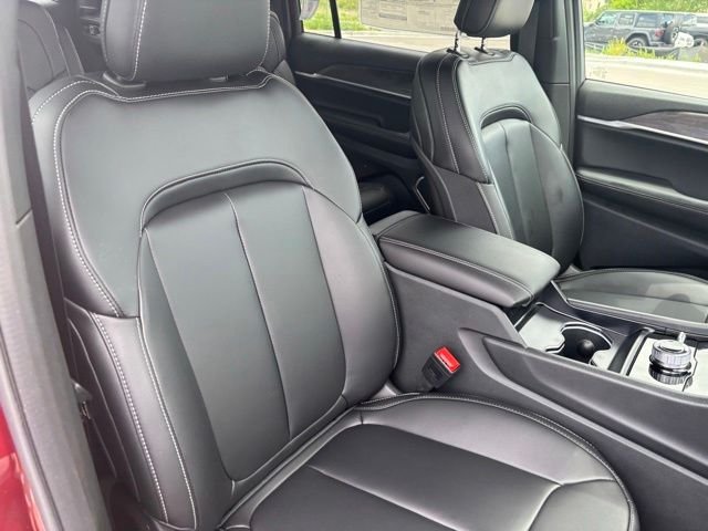 New 2026 Velvet Red Pearl-Coat Exterior Paint Jeep Altitude image 22