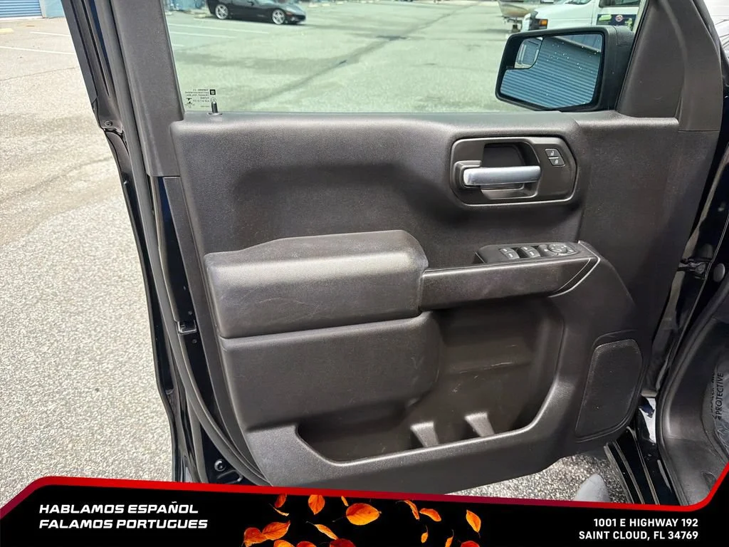 Used 2023 BLACK Chevrolet Custom image 12