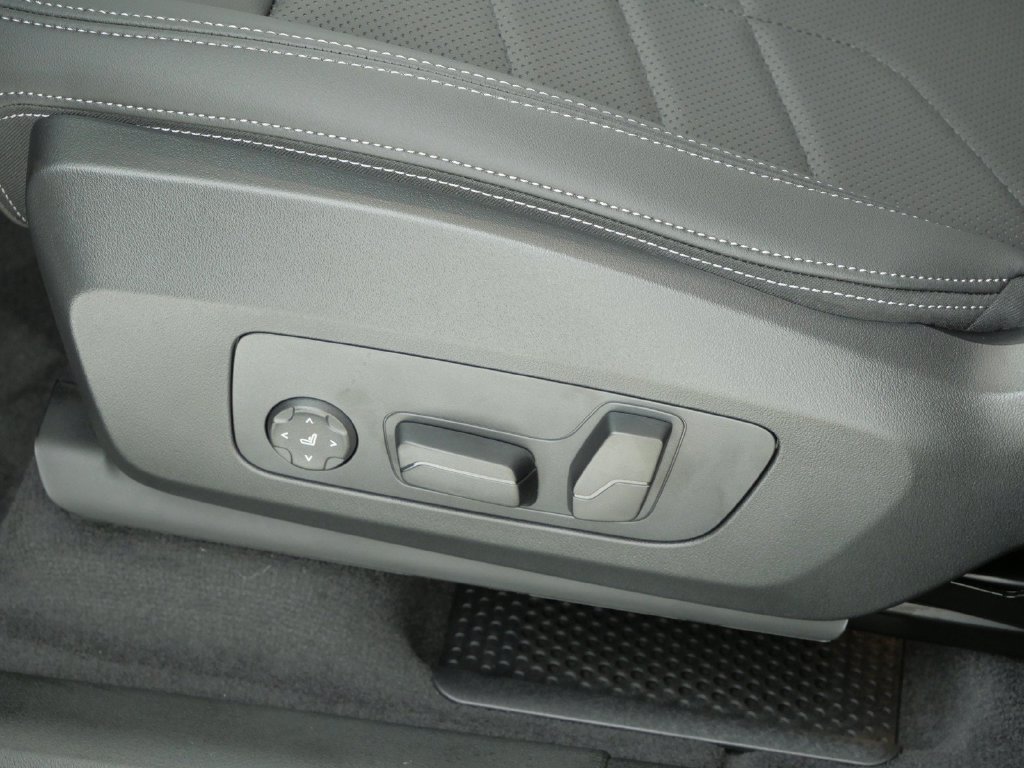 New 2027 Dune Grey Metallic BMW xDrive28i image 36