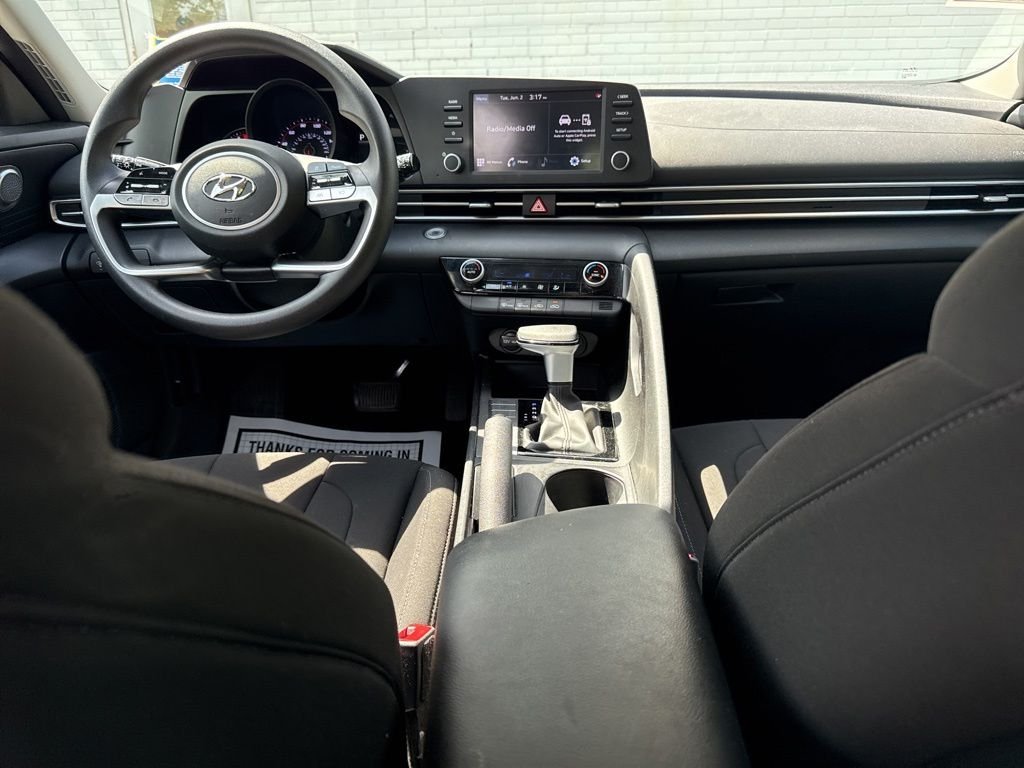 Used 2023 Black Hyundai SEL image 17