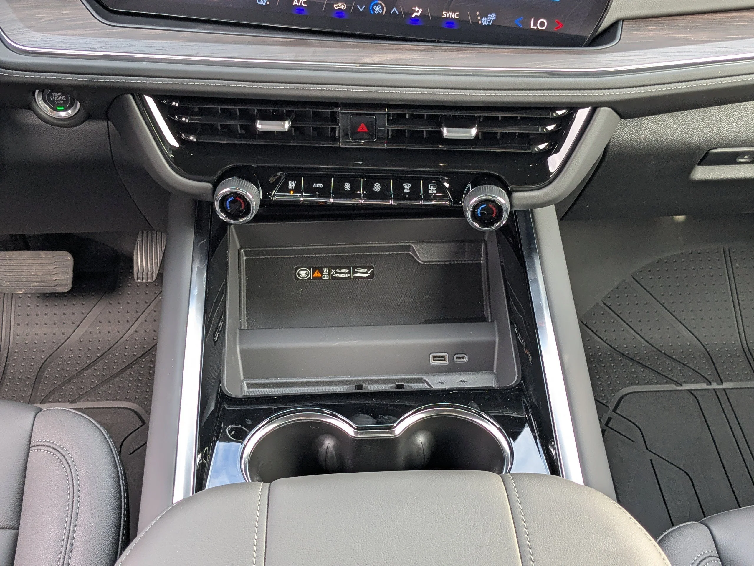 New 2025 Summit White Chevrolet LT image 18