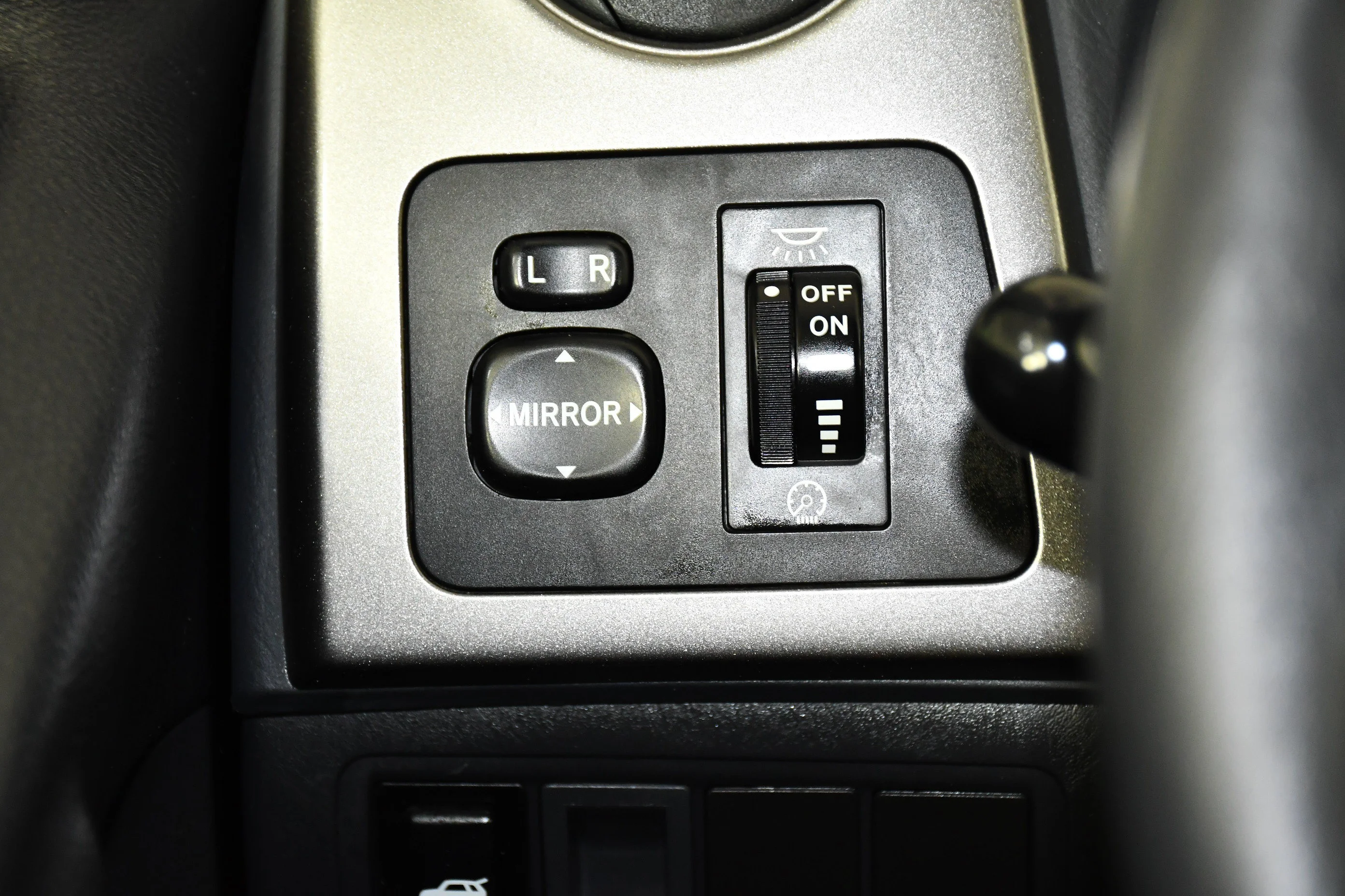 Used 2005 Abyss Black Pontiac Base image 29