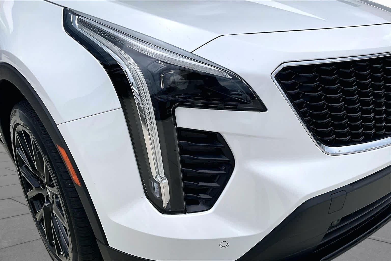 Used 2023 Crystal White Tricoat Cadillac FWD Sport image 26