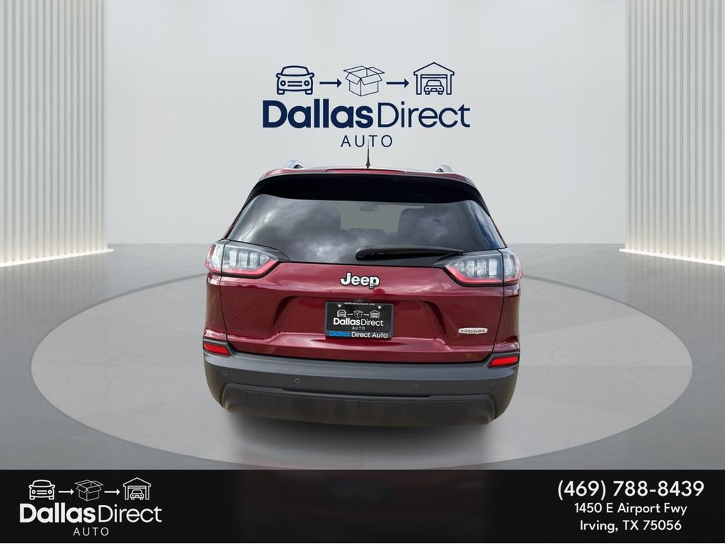 Used 2019 Velvet Red Pearlcoat Jeep Latitude Plus image 7