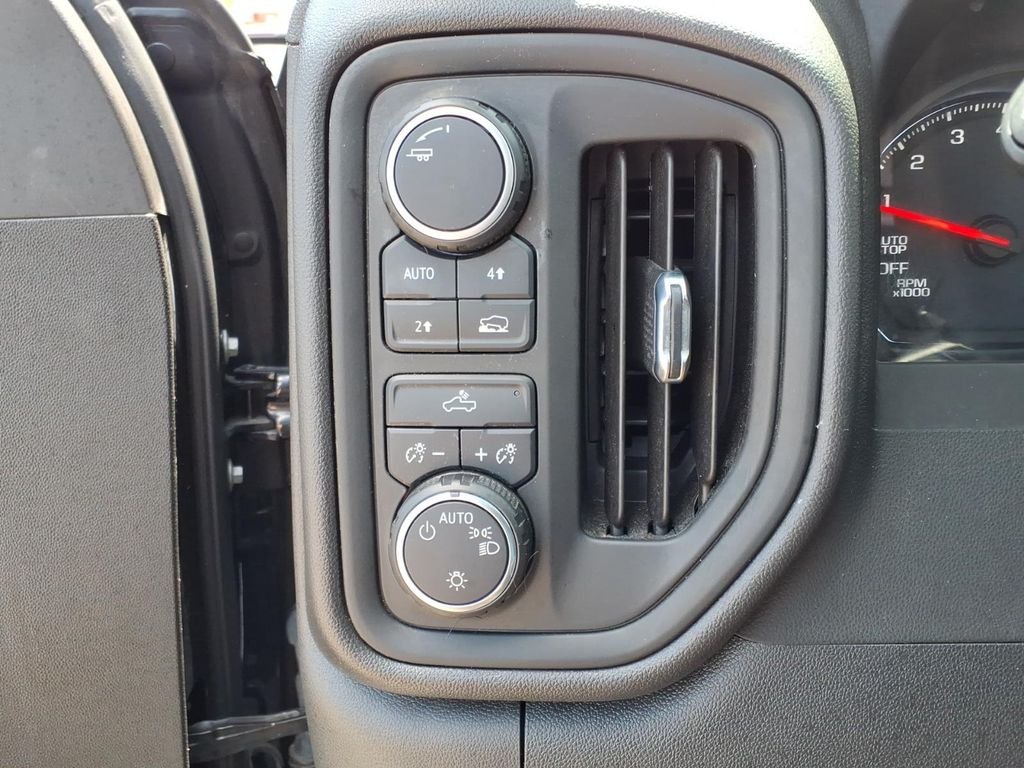 Used 2023 Ash Chevrolet Custom image 17