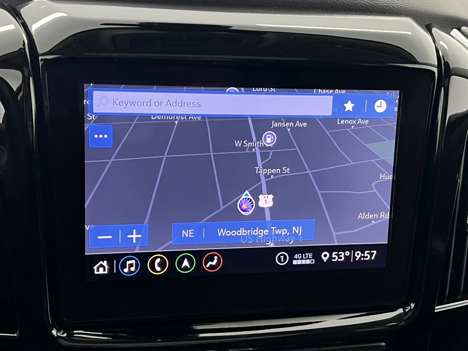 Used 2020 Summit White Chevrolet Premier image 27