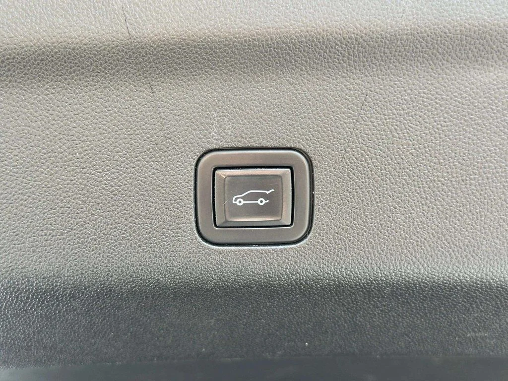 2021 Chevrolet Tahoe Z71 - Photo 16