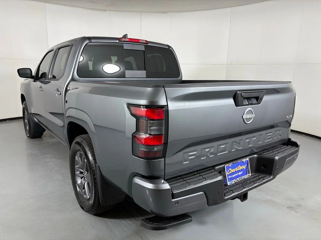 New 2026 Gun Metallic Nissan Crew Cab SV image 6