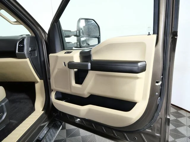 Used 2015  Ford XLT image 11