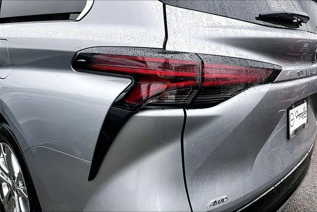 Used 2023 Silver Toyota Platinum image 20