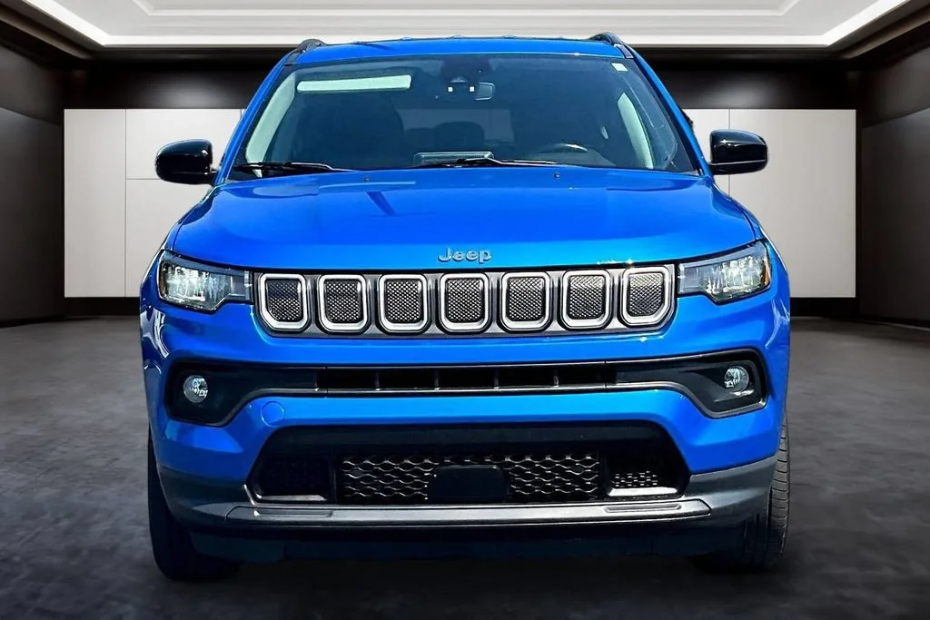 Used 2022 Jeep Compass Latitude with VIN 3C4NJDBB6NT119819 for sale in Beachwood, OH