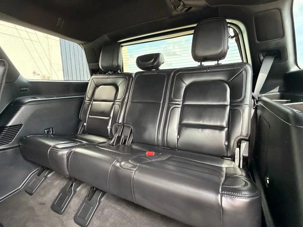 Used 2019 Black Lincoln Reserve image 24