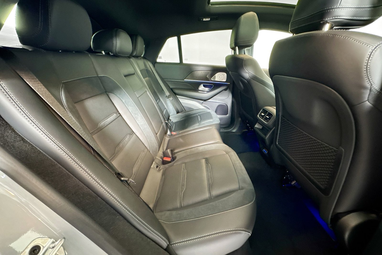 New 2026 MANUFAKTUR Alpine Grey Mercedes-Benz AMG® GLE 53 image 25