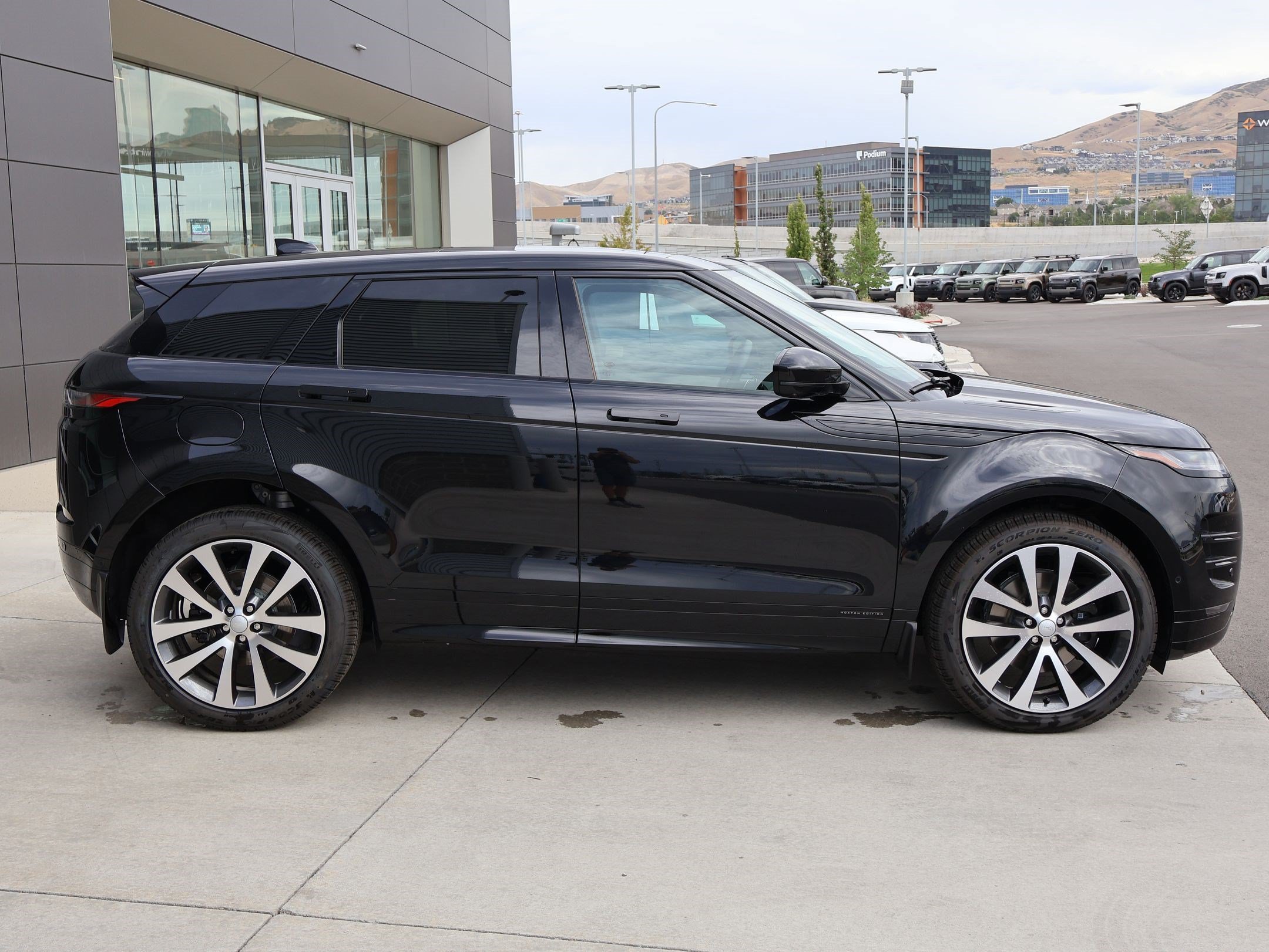 New 2026 Santorini Black LAND ROVER Hoxton Edition image 4
