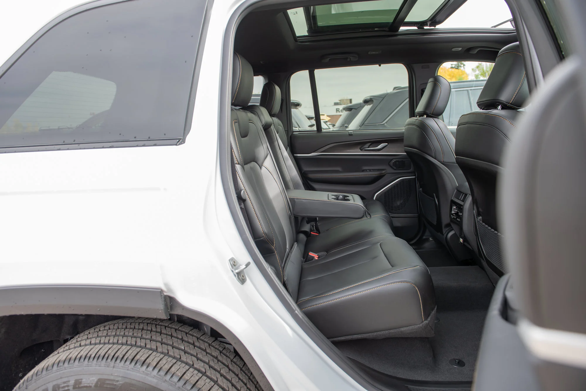 New 2026 White Jeep 85th Anniversary* 4x4, Trailer Tow Pkg, Turbo, Panoramic Sunroof image 29